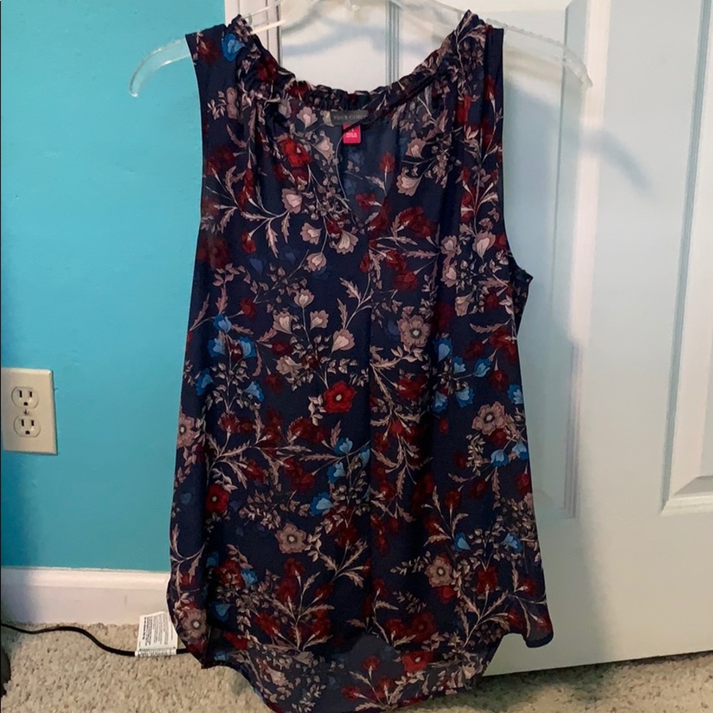 Sleeveless shirt